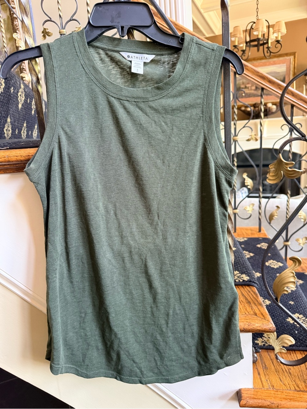 Athleta EUC Green lightweight muscle tee. Size S